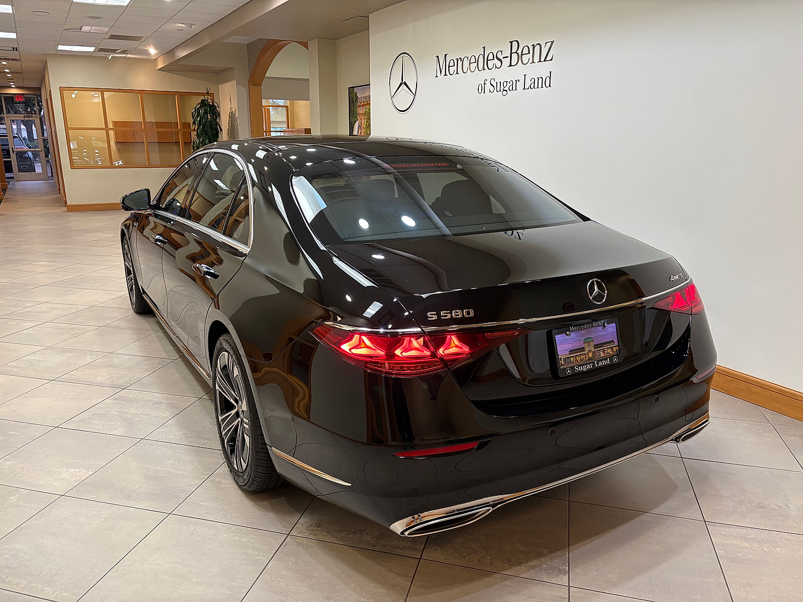 New 2027 Mercedes-Benz S 580 4MATIC Sedan image 3