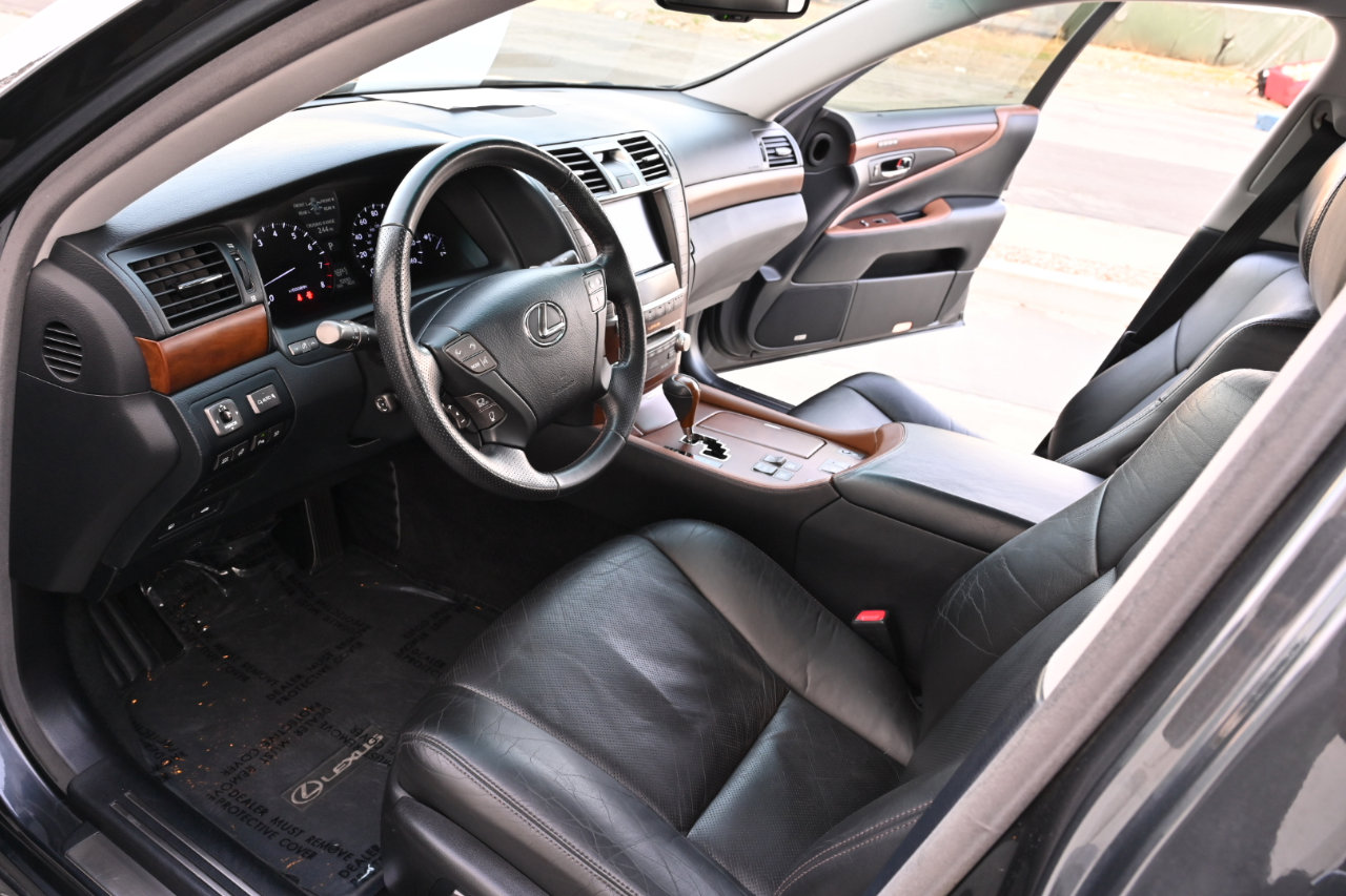 Used 2011 Lexus LS 460 w/ Sport Pkg RWD image 13