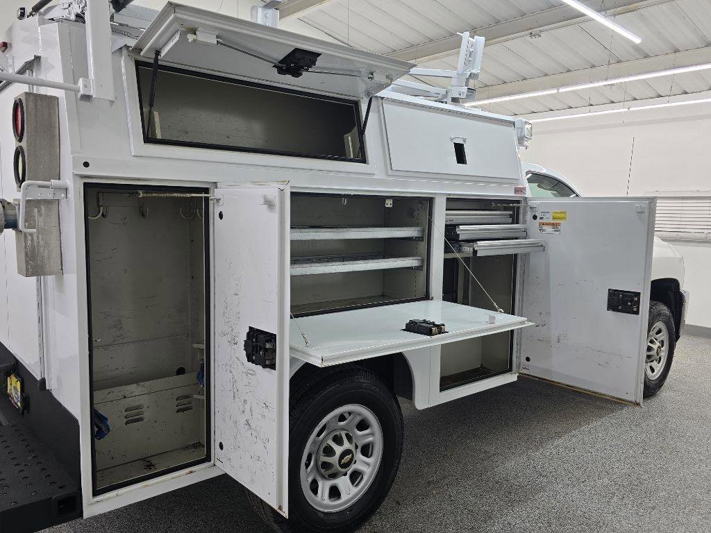 Used 2014 Chevrolet Silverado 3500 W/T image 9