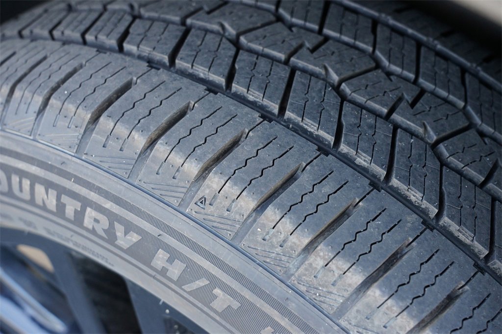 Used 2023 GMC Yukon XL SLT w/ SLT Luxury Package image 27