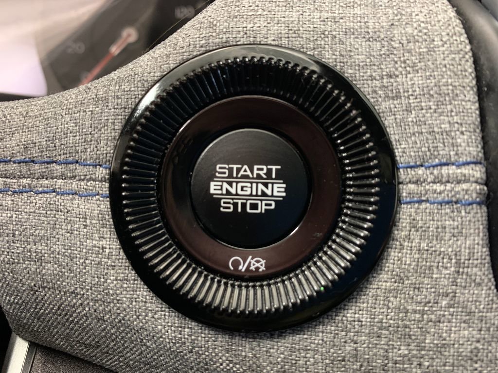 Used 2025 Jeep Compass Latitude w/ Sun & Sound Group image 24