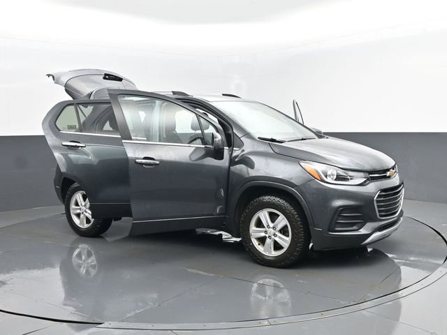 Used 2017 Chevrolet Trax LT w/ LT Convenience Package image 27