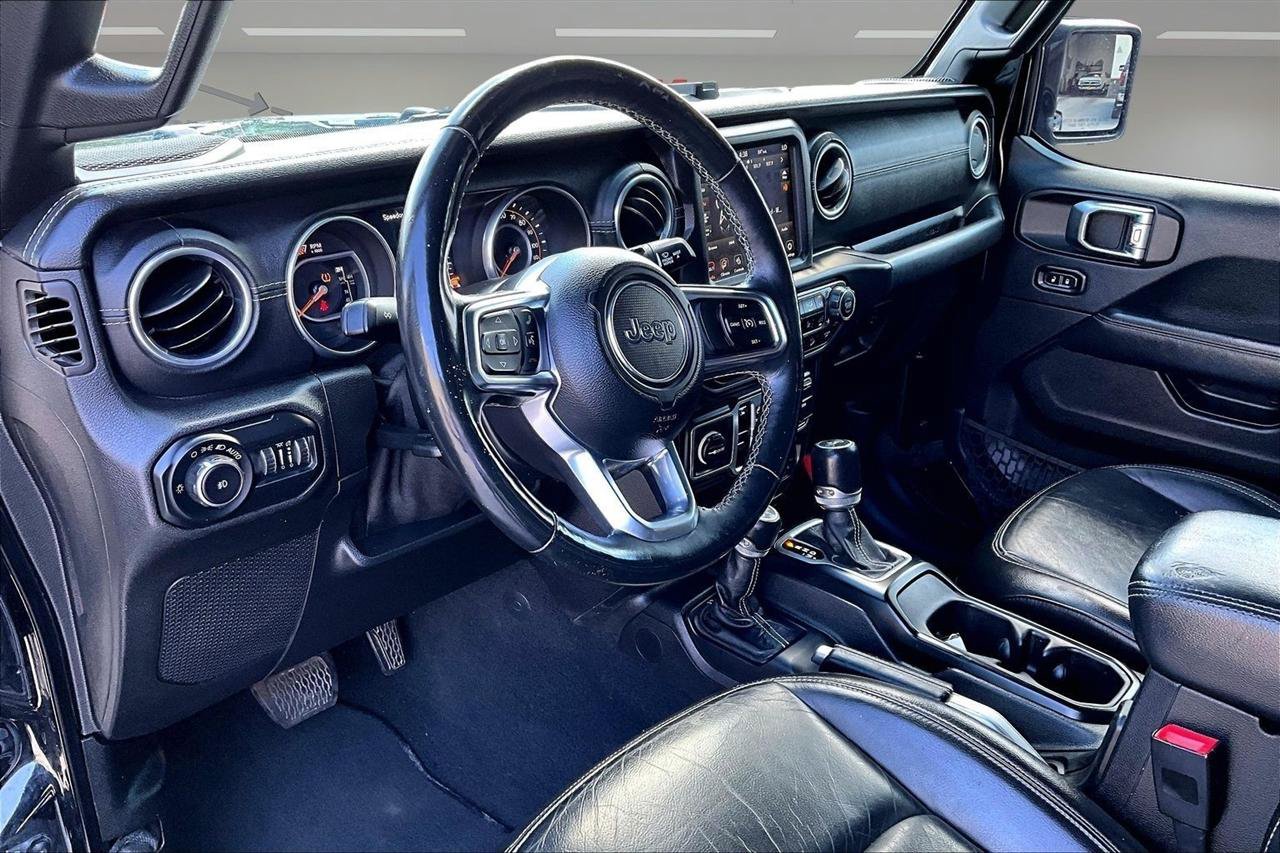 Used 2018 Jeep Wrangler Unlimited Sahara AWD/4WD image 18