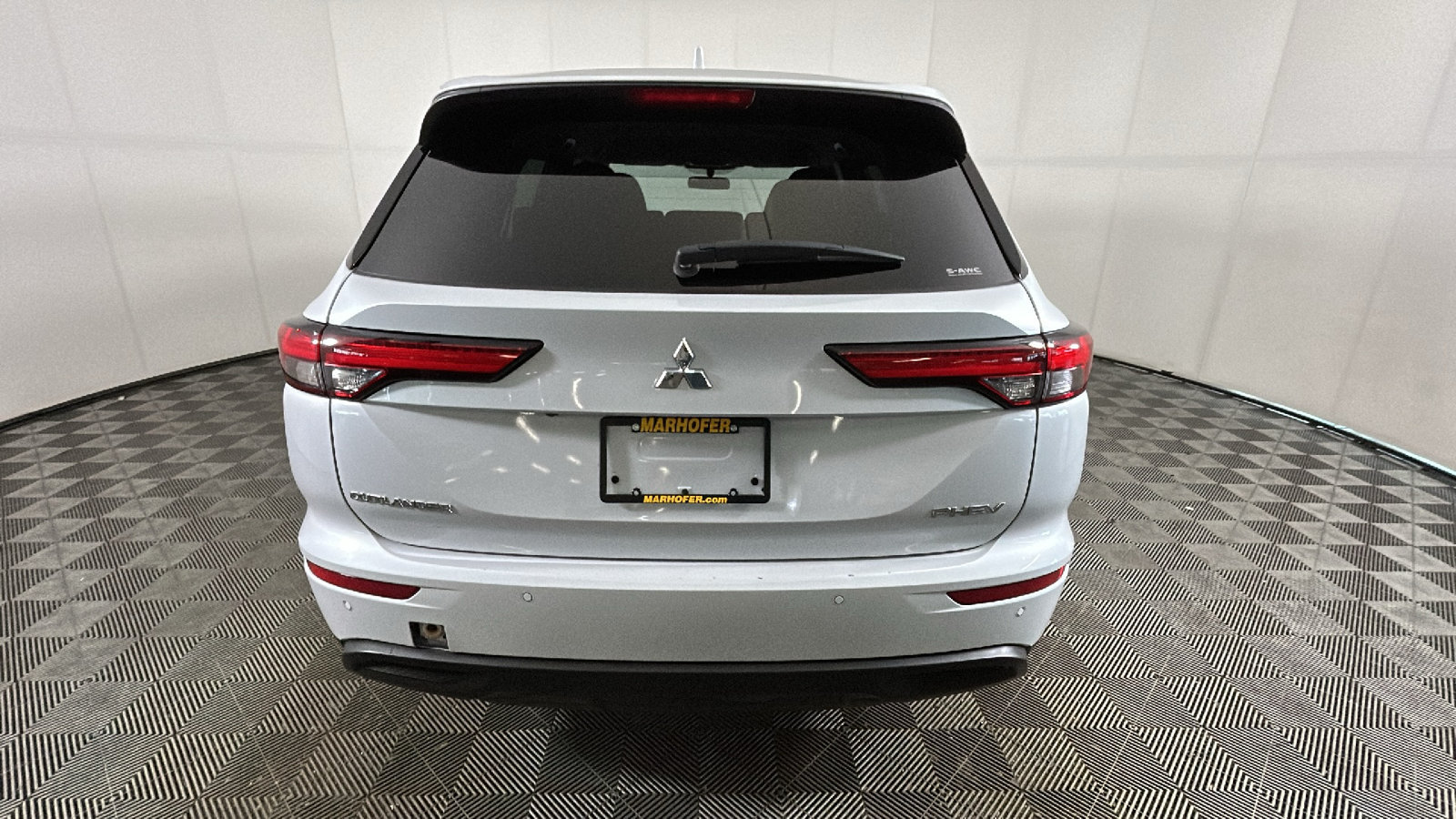 Used 2023 Mitsubishi Outlander ES AWD/4WD image 3