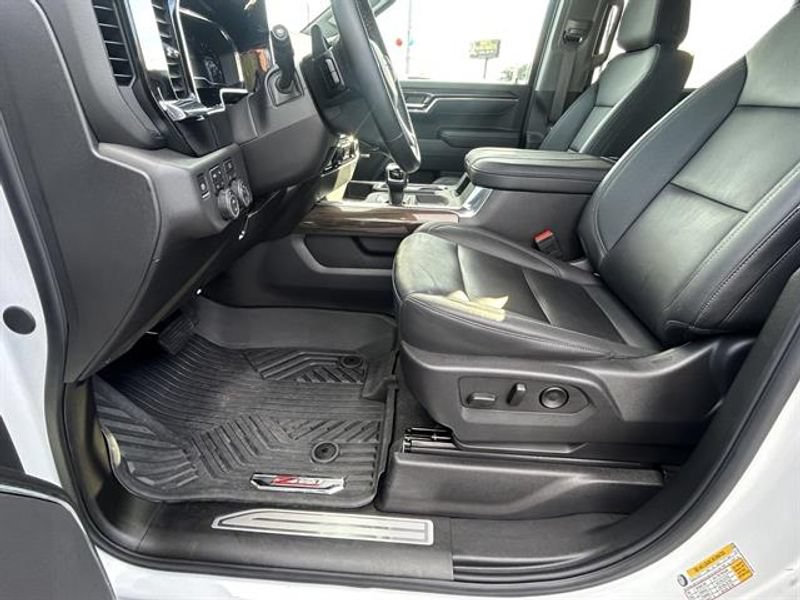 Used 2025 Chevrolet Silverado 1500 LT Trail Boss w/ Convenience Package II AWD/4WD image 14