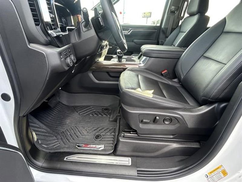 Used 2025 Chevrolet Silverado 1500 LT Trail Boss w/ Convenience Package II AWD/4WD image 14