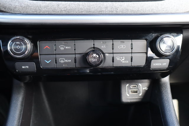 Used 2024 Jeep Compass Latitude AWD/4WD image 13