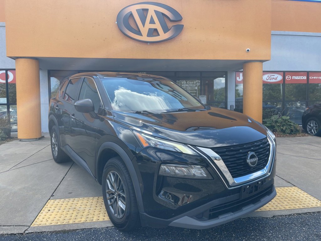 Used 2023 Nissan Rogue S image 1