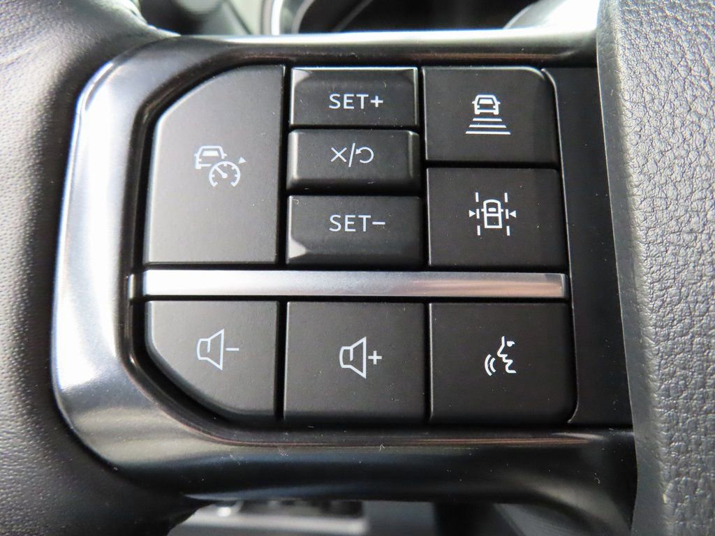 Used 2025 Ford F250 Platinum w/ FX4 Off-Road Package AWD/4WD image 62
