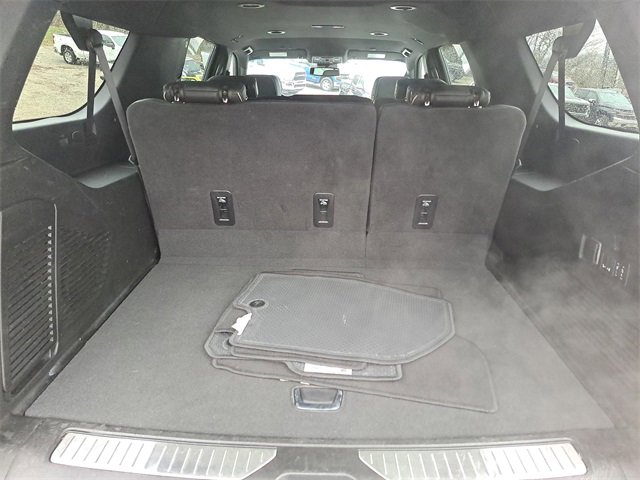 Used 2024 Chevrolet Suburban Premier image 26