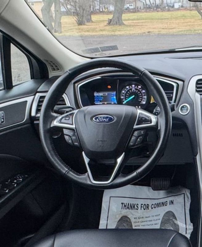 Used 2017 Ford Fusion SE w/ Equipment Group 201A image 13