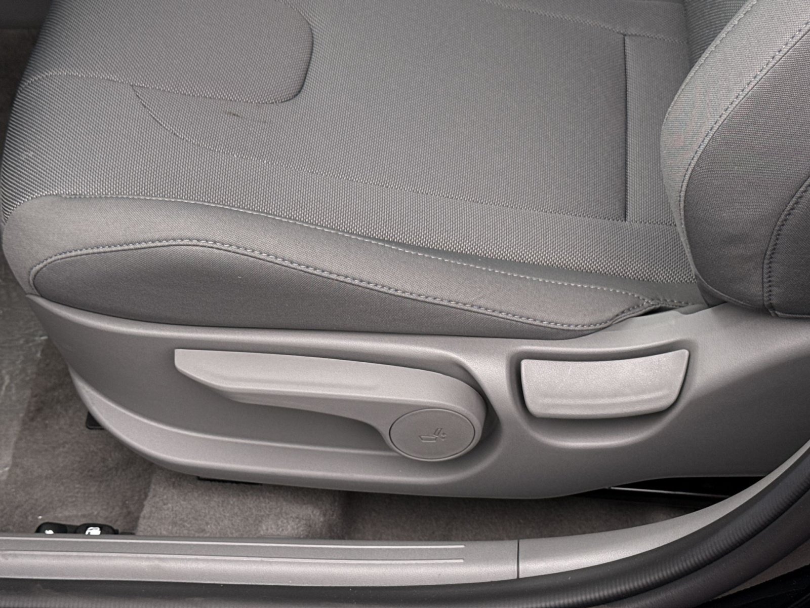 New 2026 Hyundai Elantra SE FWD image 14