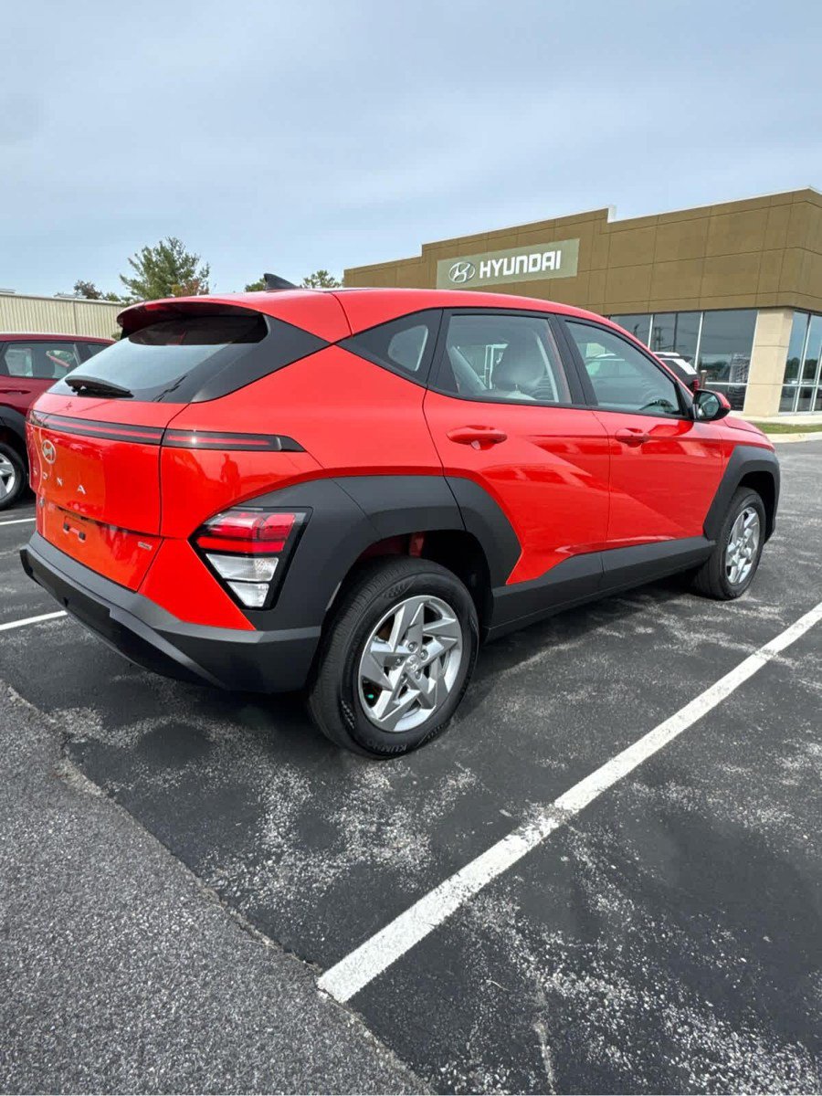 New 2027 Hyundai Kona SE AWD/4WD image 13