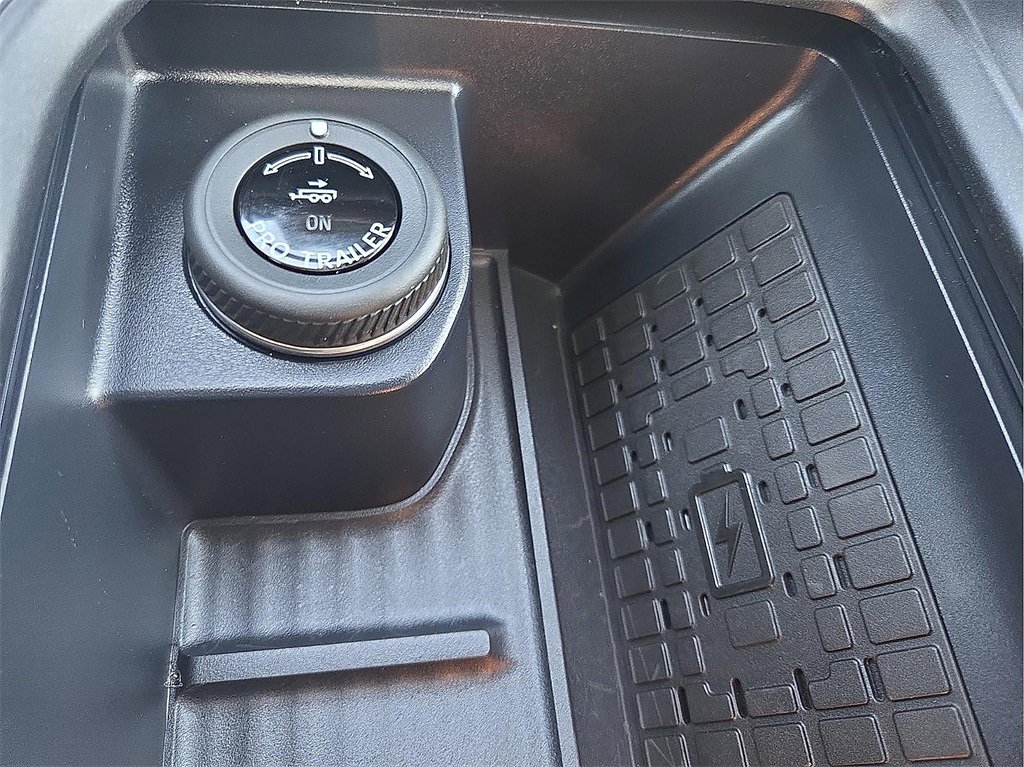 New 2025 Ford Expedition Active image 16