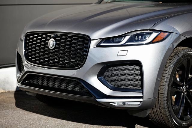 New 2026 Jaguar F-PACE R-Dynamic S image 2