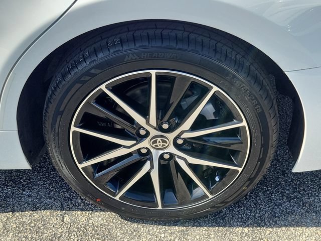 Used 2024 Toyota Camry SE w/ Convenience Package FWD image 7
