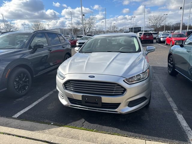 Used 2014 Ford Fusion SE image 2