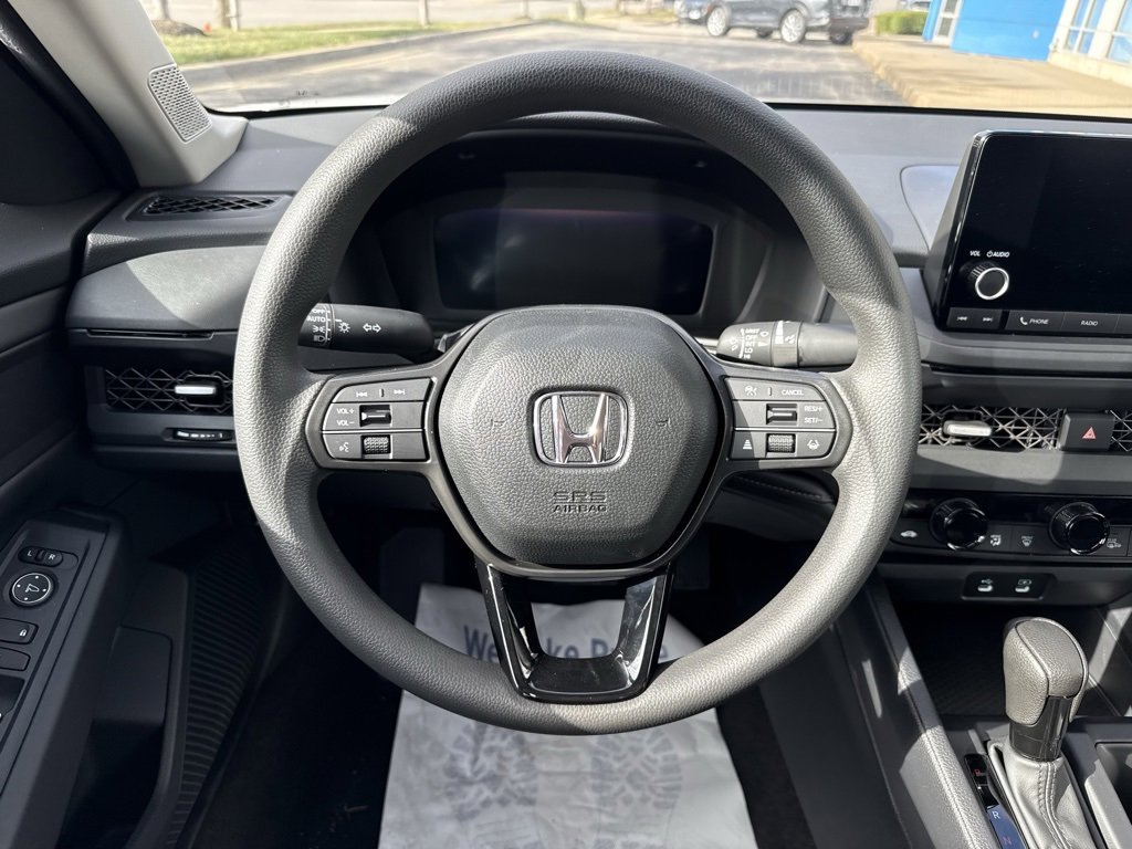 Used 2025 Honda Accord SE image 19
