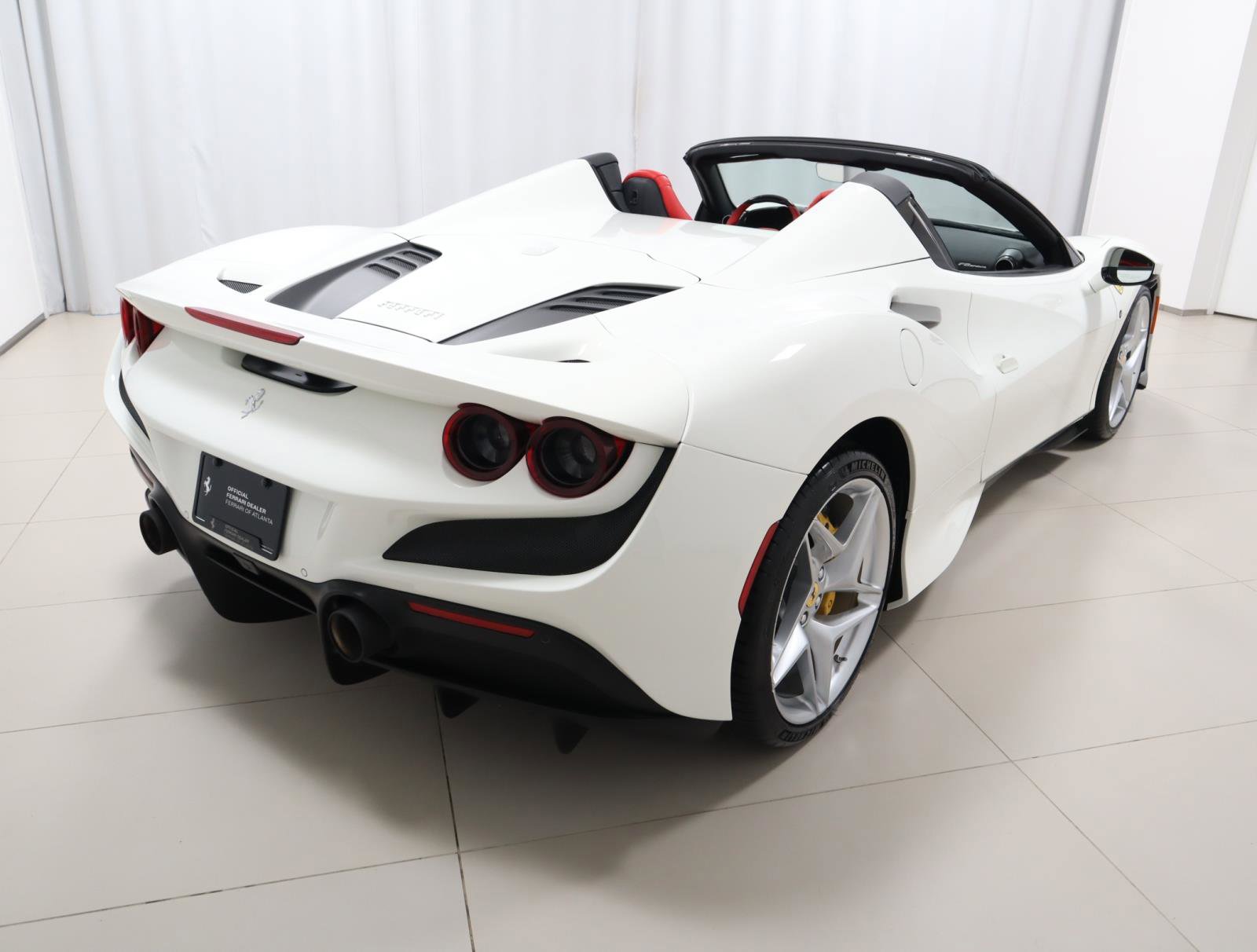 Used 2023 Ferrari F8 Tributo RWD image 9