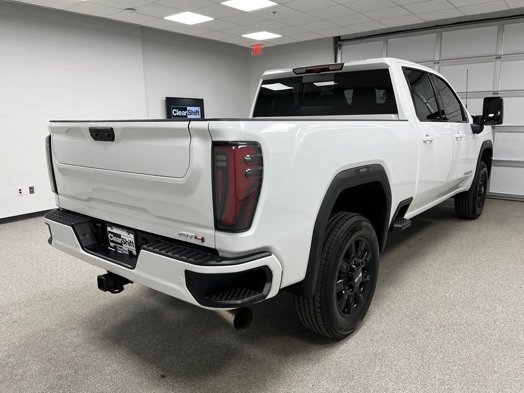 Used 2024 GMC Sierra 2500 AT4 w/ AT4 Preferred Package AWD/4WD image 10