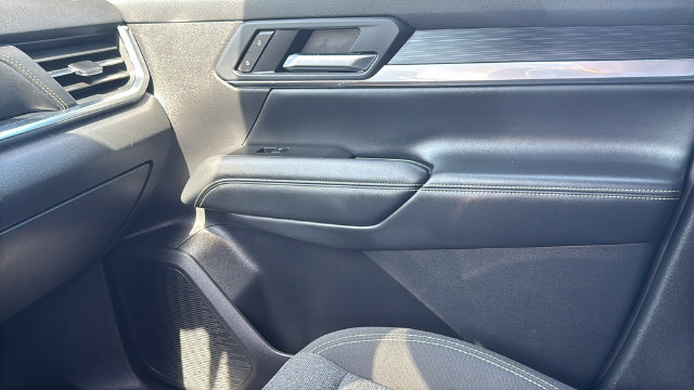 Used 2025 GMC Terrain Elevation AWD/4WD image 24
