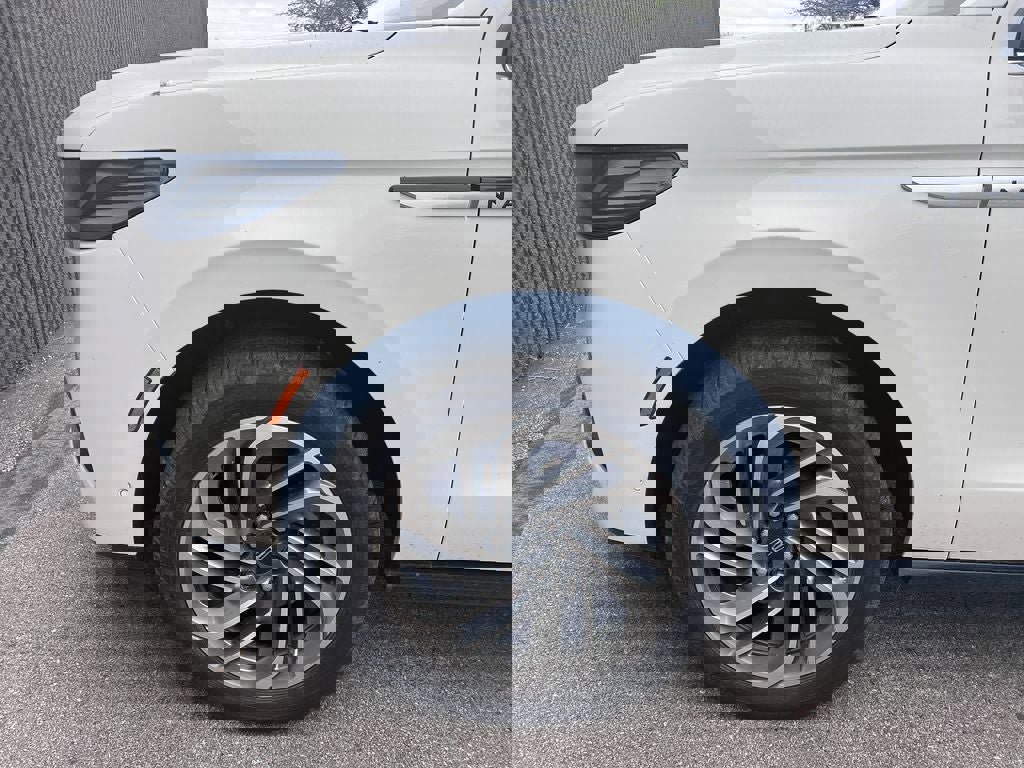 Used 2025 Lincoln Navigator L Reserve AWD/4WD image 37