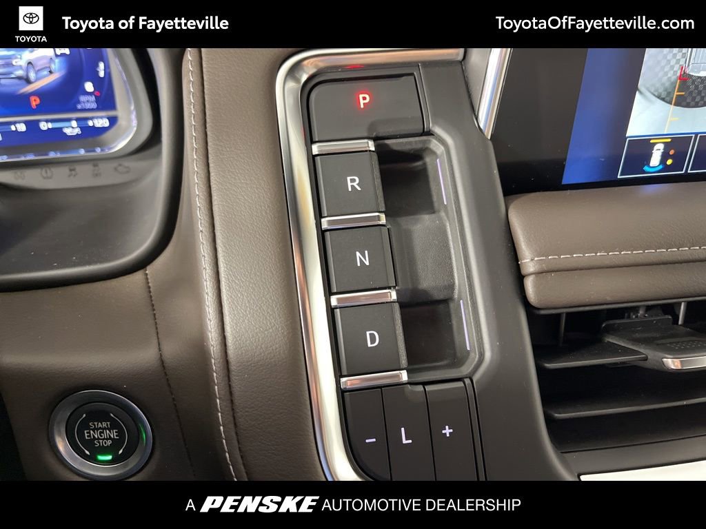 Used 2022 Chevrolet Tahoe Z71 w/ Luxury Package AWD/4WD image 32