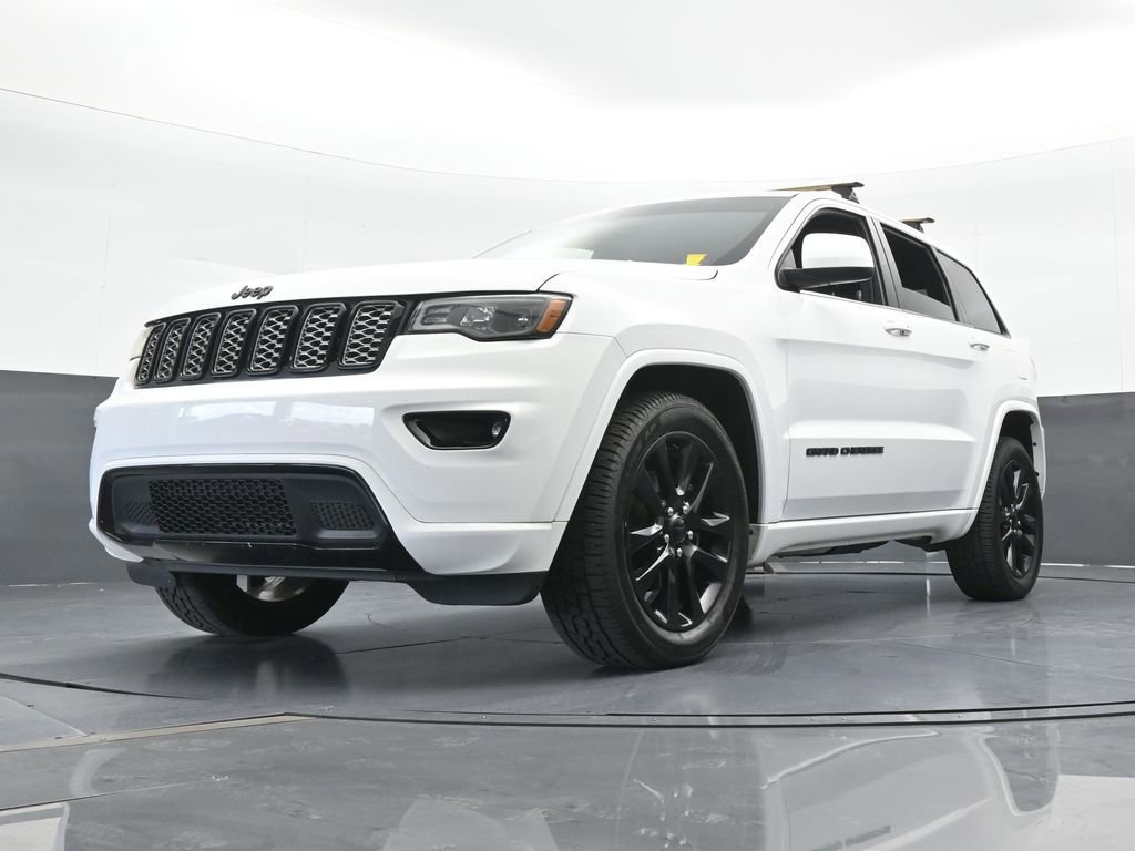 Used 2018 Jeep Grand Cherokee Altitude image 50