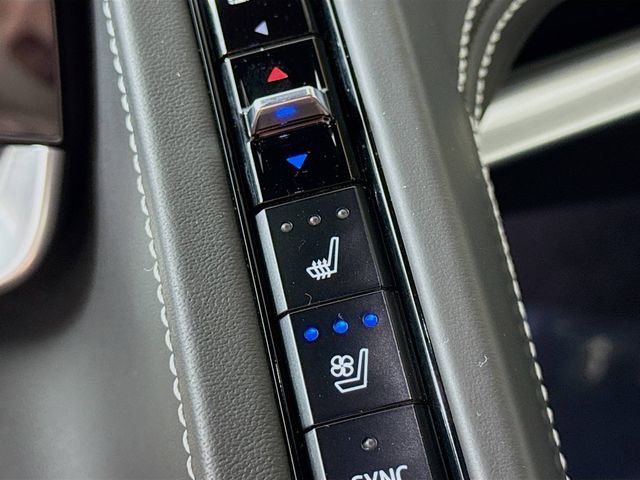 Used 2024 Chevrolet Corvette Stingray Premium Conv w/ Z51 Performance Package image 22