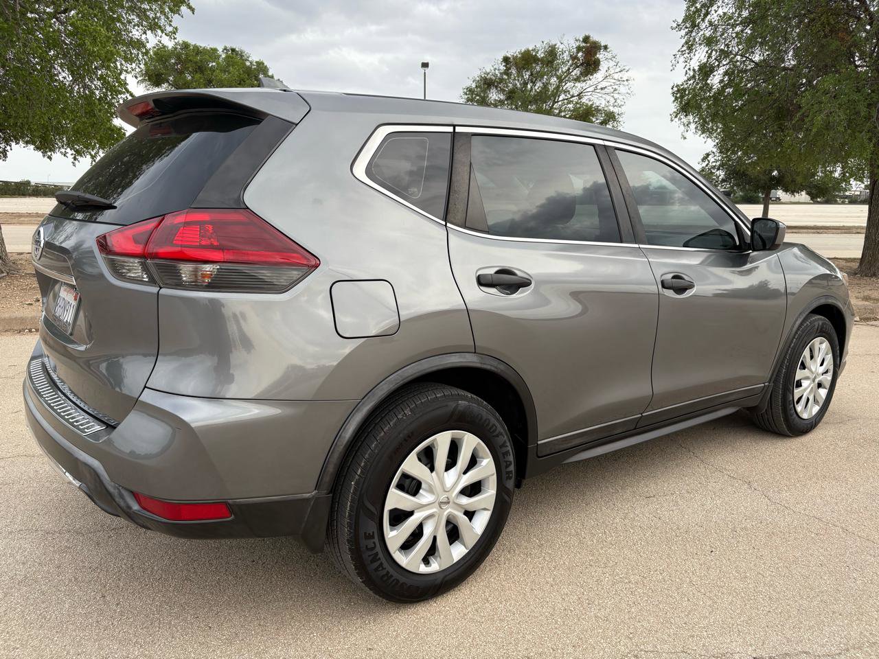 Used 2018 Nissan Rogue S FWD image 64