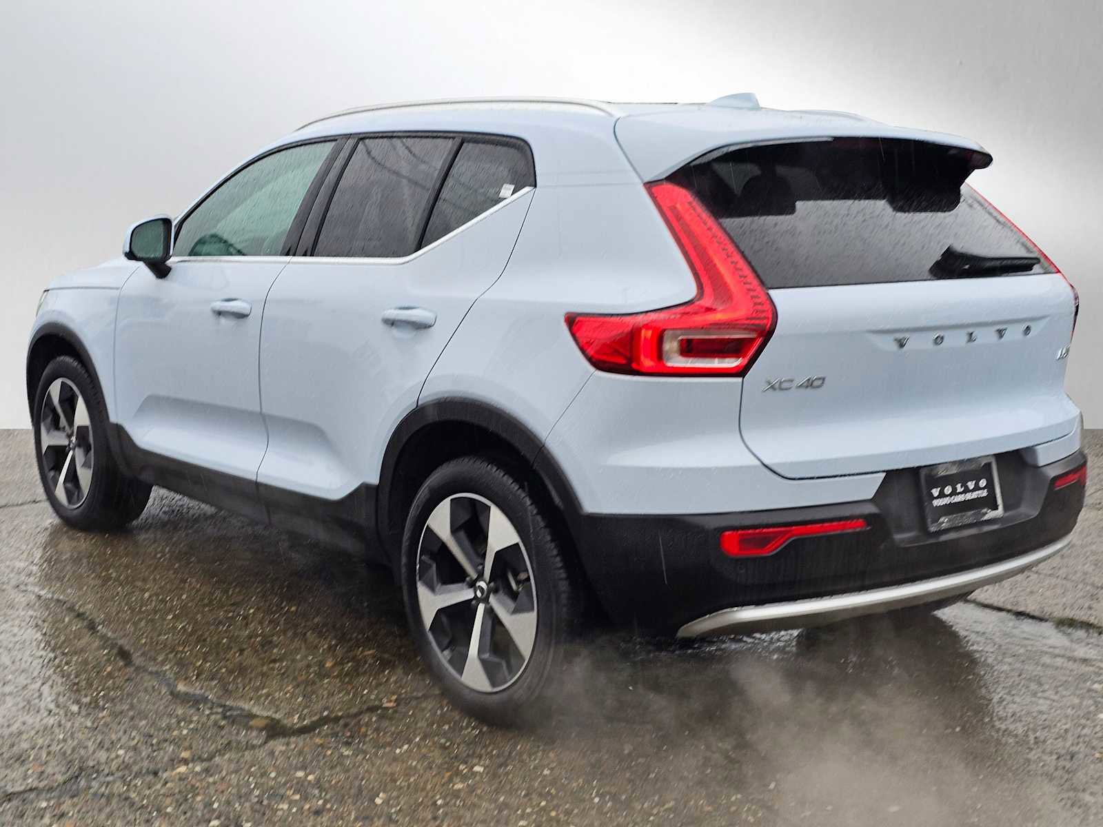 Certified 2025 Volvo XC40 B5 Core w/ Protection Package Premier image 5