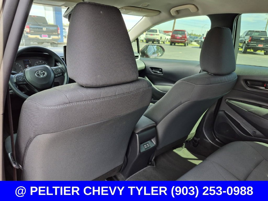 Used 2025 Toyota Corolla LE FWD image 28