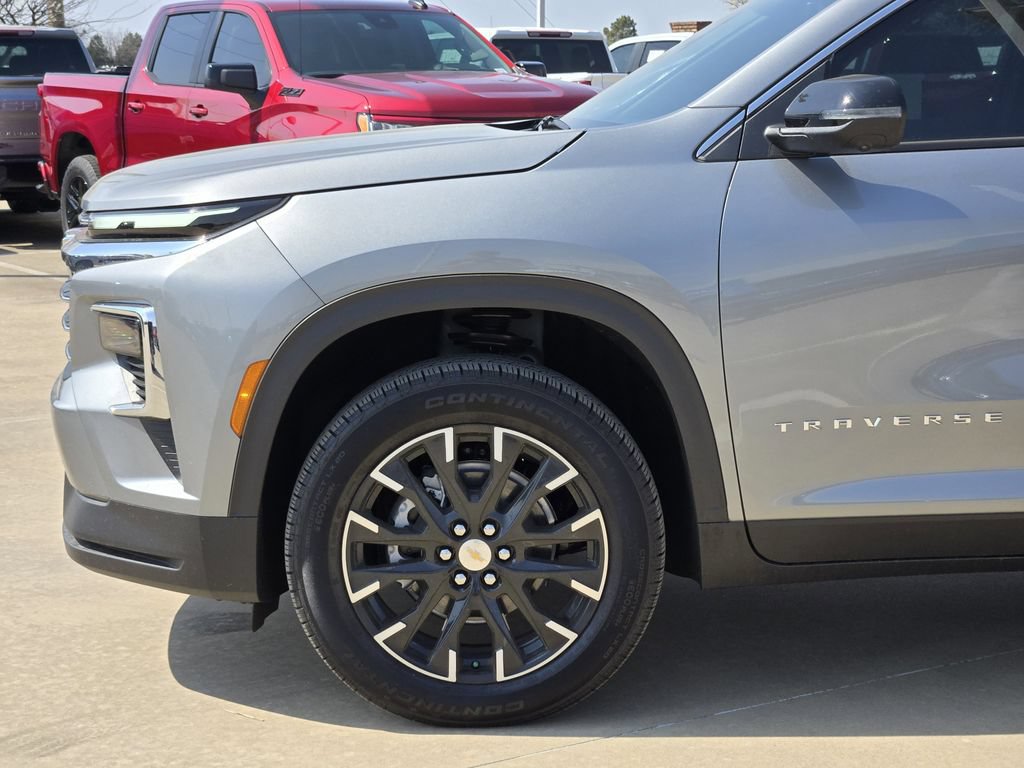 New 2026 Chevrolet Traverse LT w/ Sun and Wheel Package FWD image 5