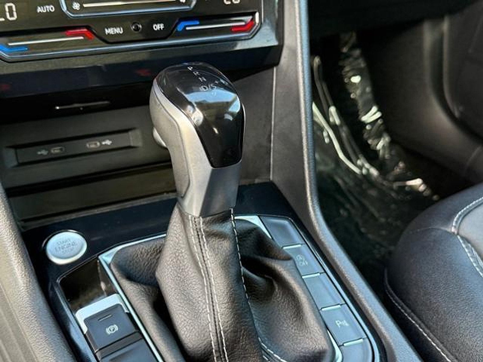 New 2026 Volkswagen Taos SE FWD image 19