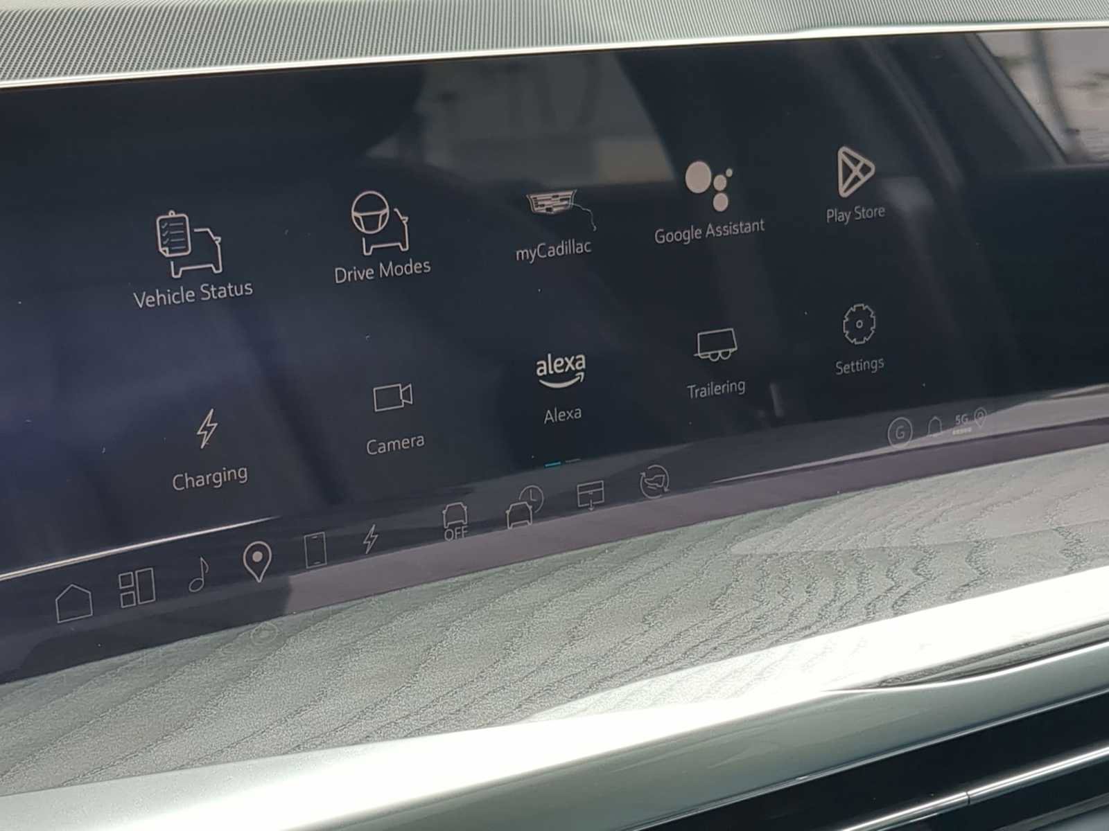 New 2025 Cadillac Escalade IQ Sport 2 image 19