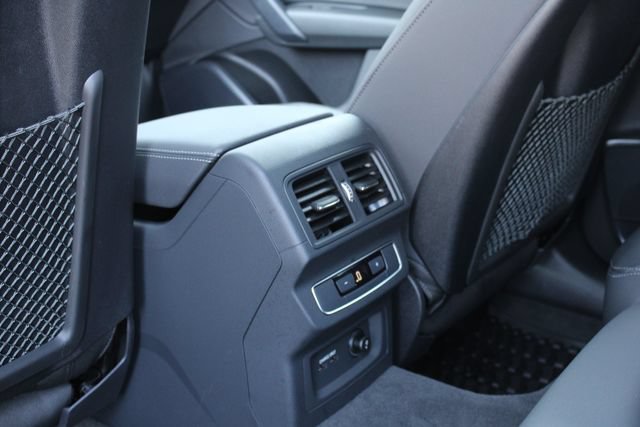 Used 2023 Audi Q5 2.0T Premium w/ Convenience Package AWD/4WD image 24