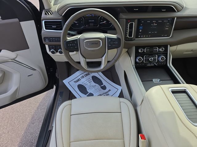 Used 2021 GMC Yukon Denali w/ Advanced Technology Package image 16