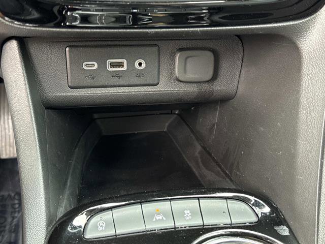 Used 2022 Buick Encore GX Select w/ Sport Touring Package image 21