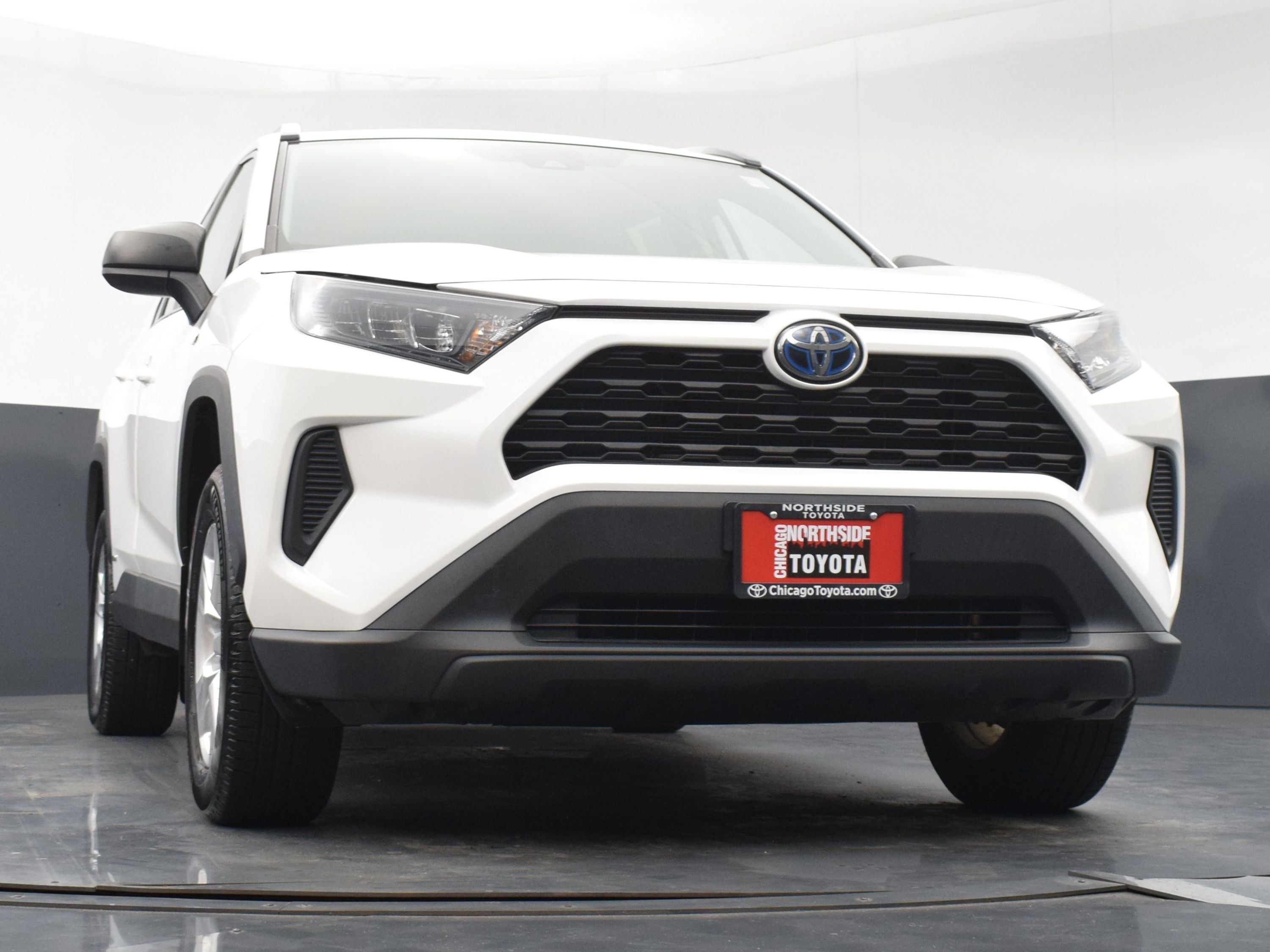 Used 2021 Toyota RAV4 LE AWD/4WD image 28
