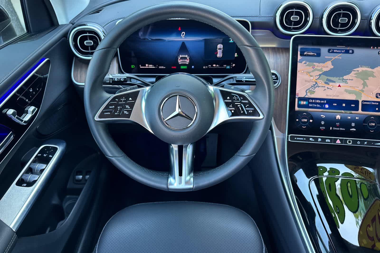 Used 2025 Mercedes-Benz GLC 350e 4MATIC image 15
