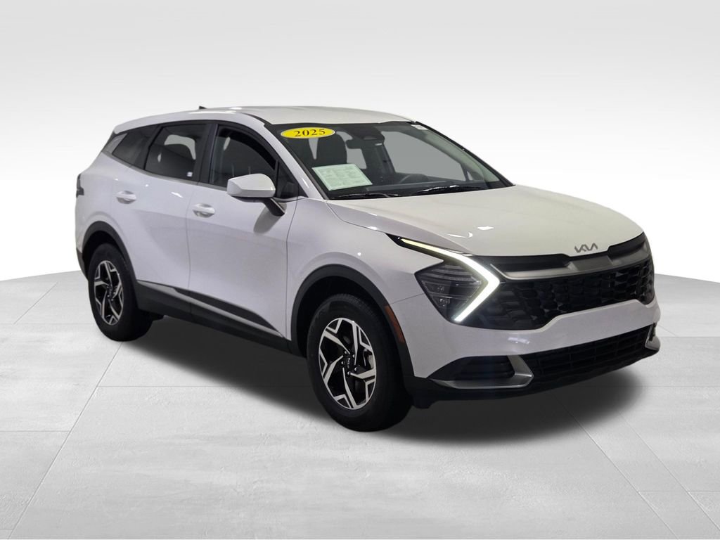 Used 2025 Kia Sportage LX image 15