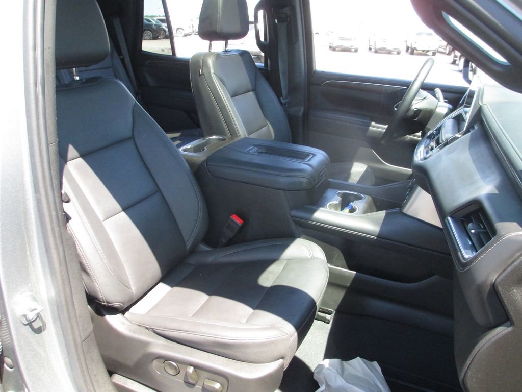 Used 2023 Chevrolet Tahoe Z71 w/ Luxury Package AWD/4WD image 24