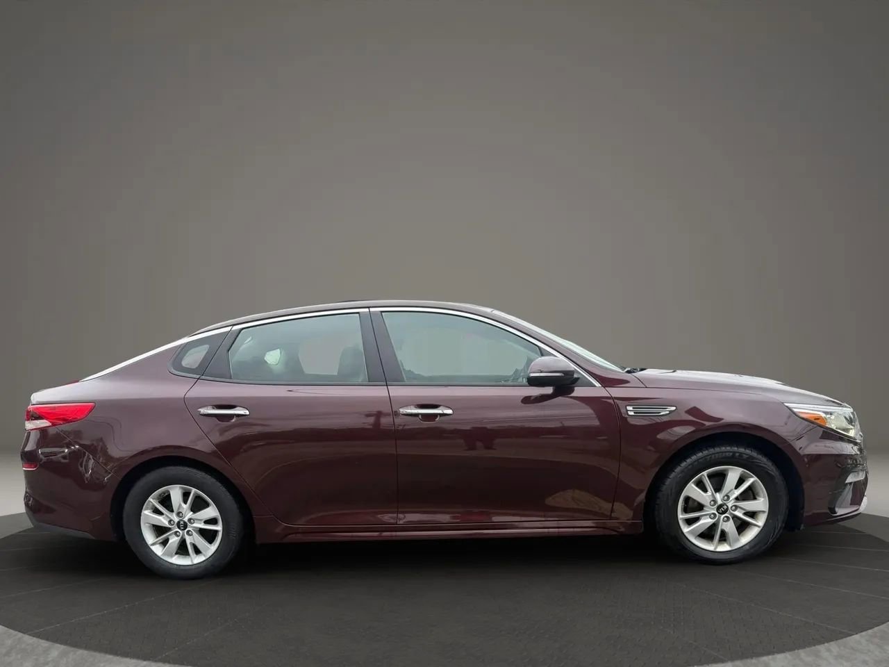 Used 2019 Kia Optima LX FWD image 4