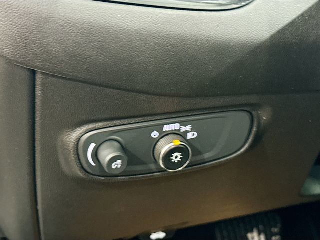 Used 2023 Chevrolet Equinox LS w/ Driver Confidence II Package image 11