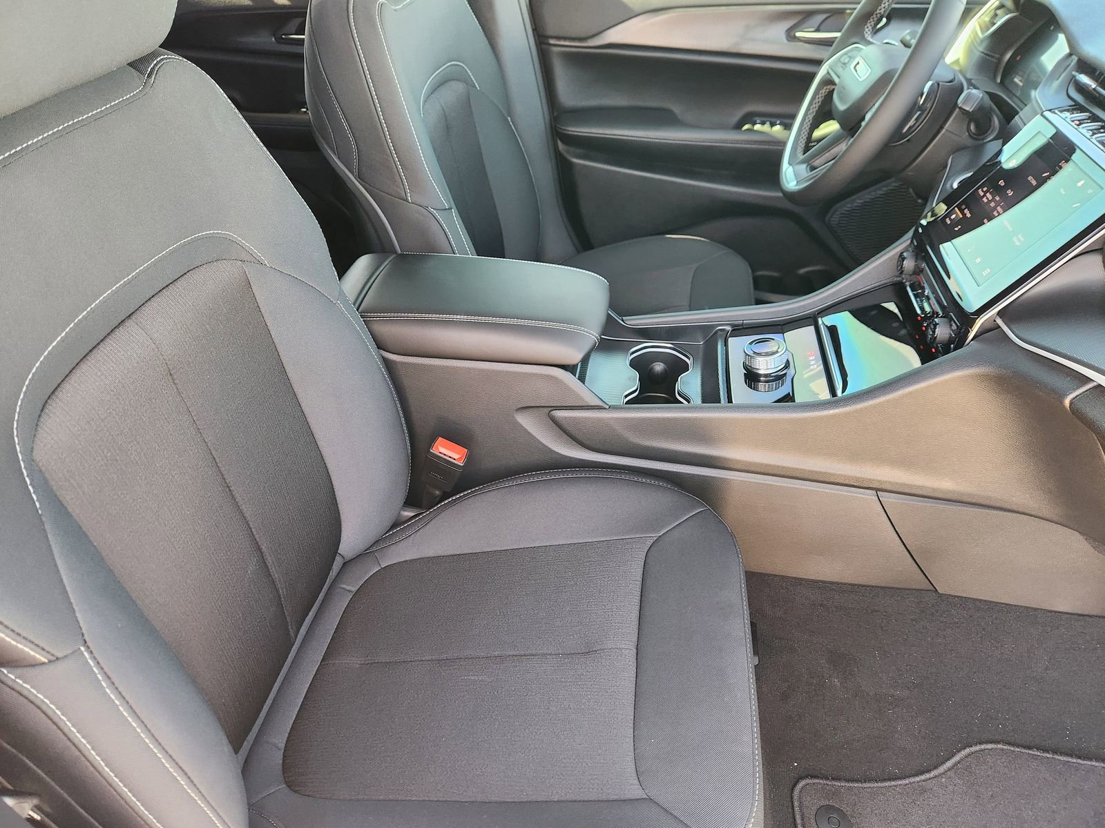 New 2026 Jeep Grand Cherokee Laredo RWD image 16
