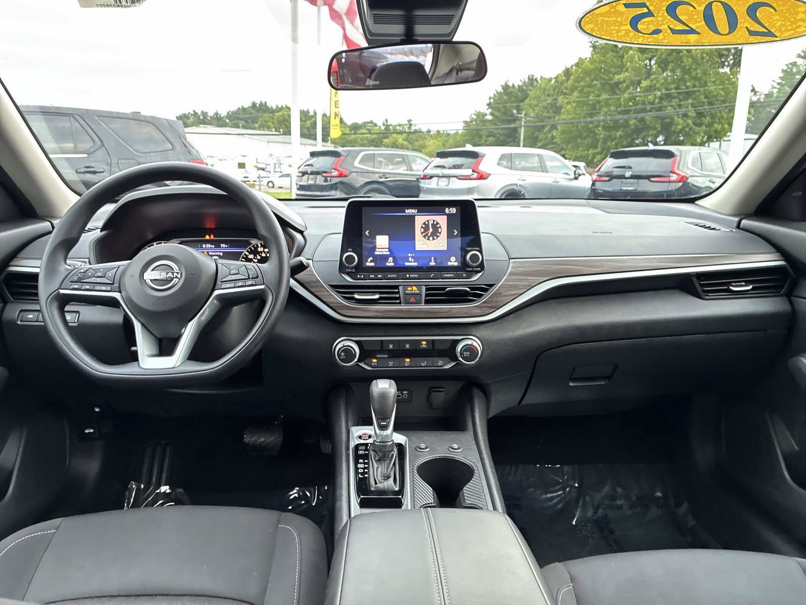 Used 2025 Nissan Altima 2.5 SV AWD/4WD image 18
