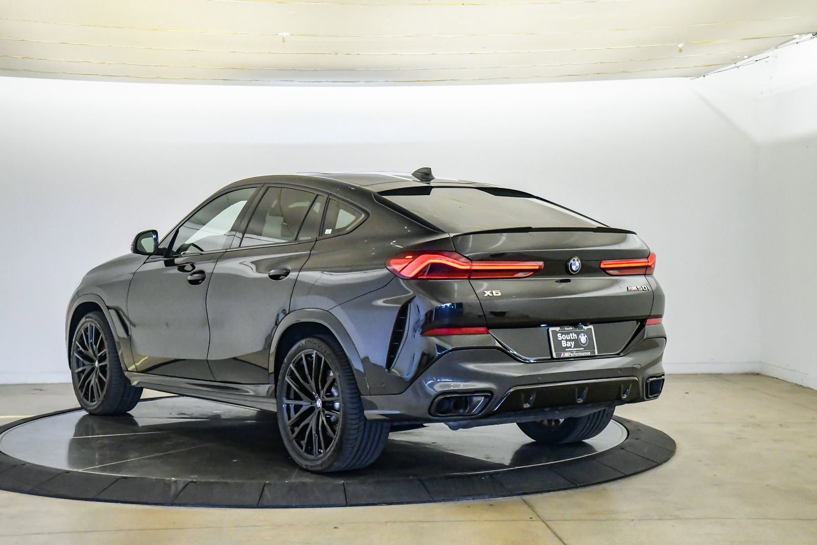 Certified 2023 BMW X6 M50i w/ Executive Package AWD/4WD image 2