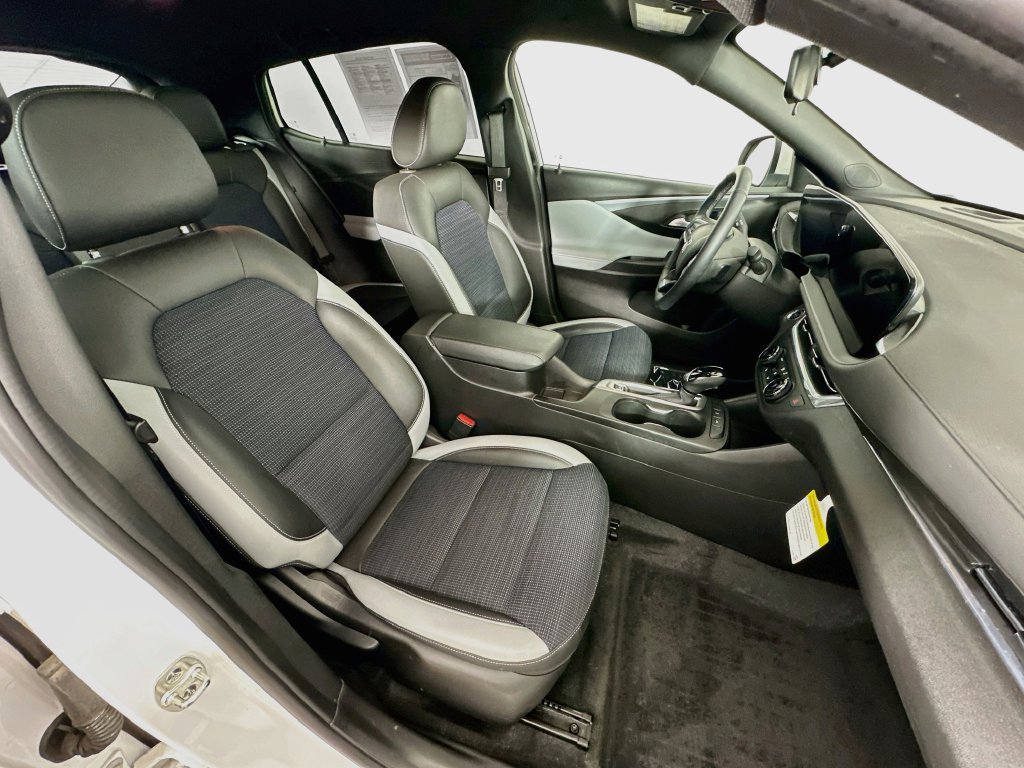 Used 2024 Buick Envista Preferred w/ Convenience I Package FWD image 33