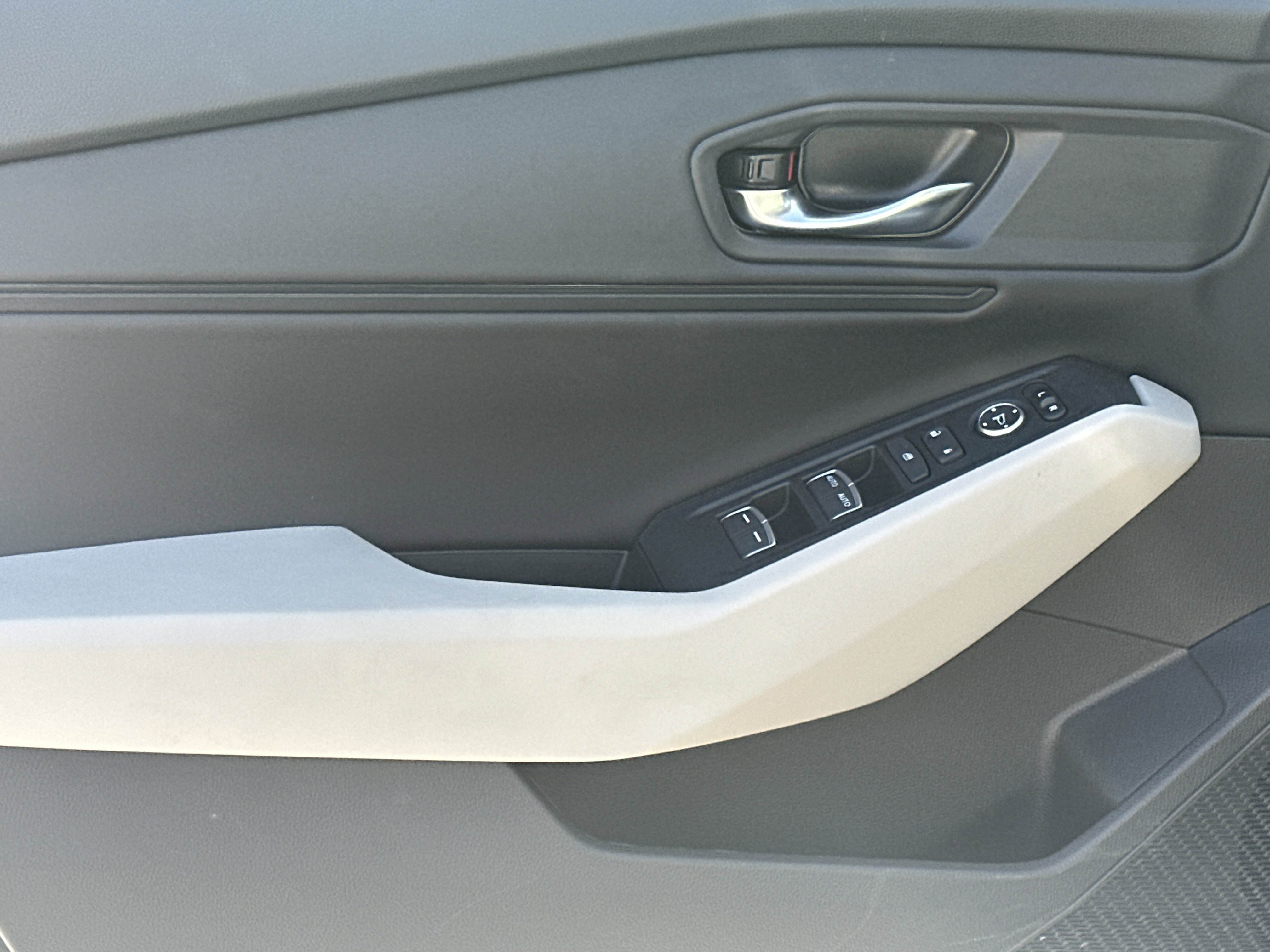 Used 2025 Honda Accord SE image 10