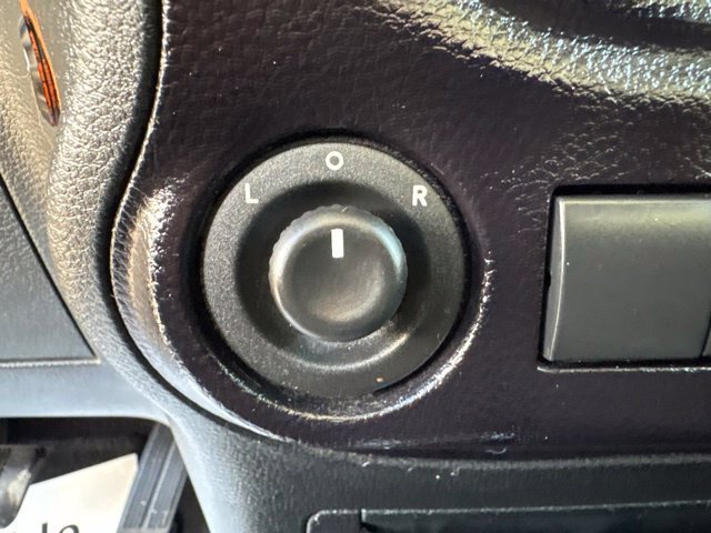Used 2015 Jeep Wrangler Unlimited Sahara w/ Connectivity Group AWD/4WD image 26